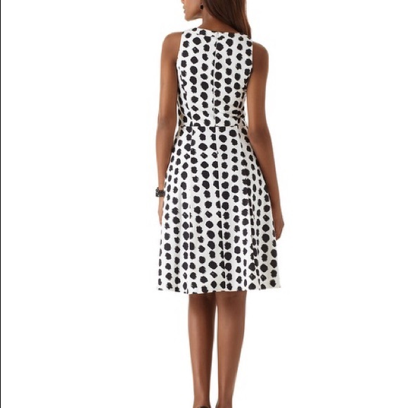Black and white polka dot textured dundress. - Picture 2 of 4